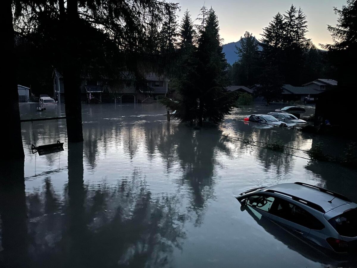 Banjir Gletser di Ibu Kota Alaska Mencetak Rekor Baru – Keadaan Planet Ini